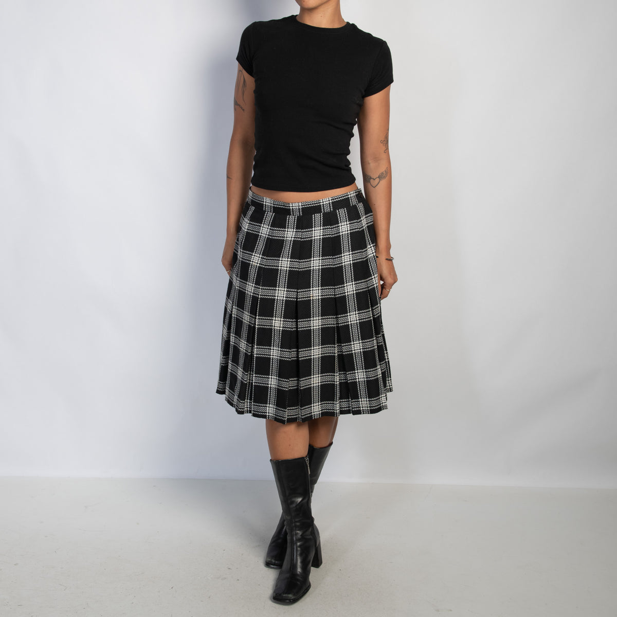 B&W PLEAT MIDI SKIRT