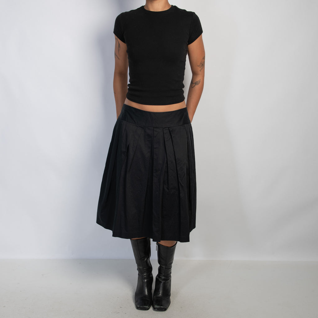 BLACK MIDI SKIRT