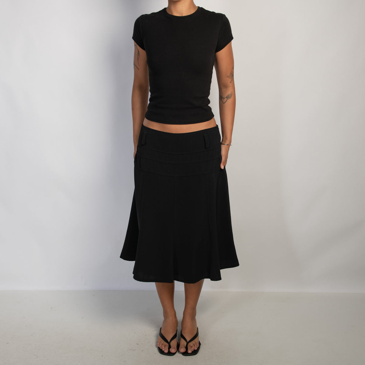 BLACK MIDI SKIRT