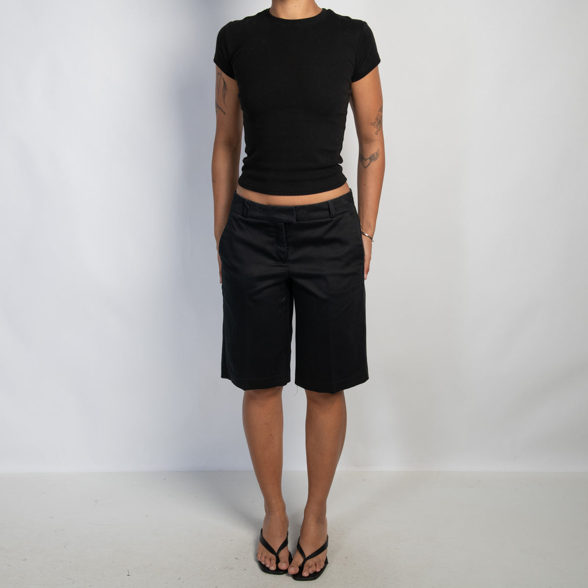 BLACK LONGLINE SHORTS