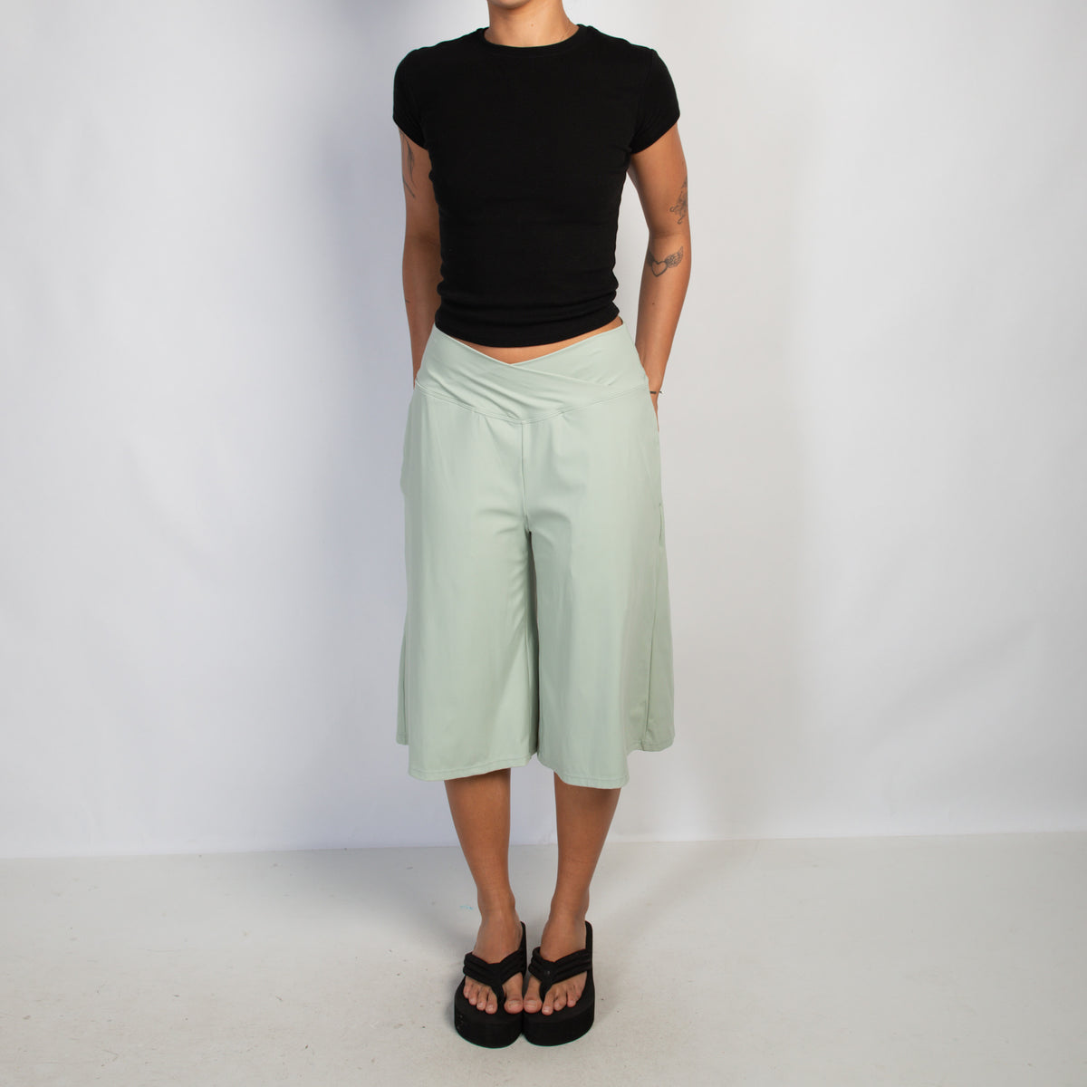 GREEN WIDE LEG CROP TIGHTS