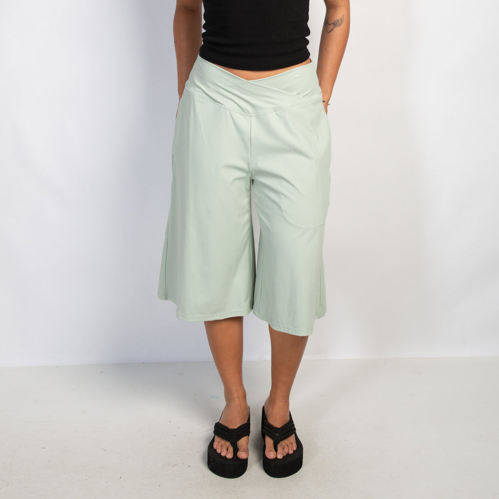 GREEN WIDE LEG CROP TIGHTS