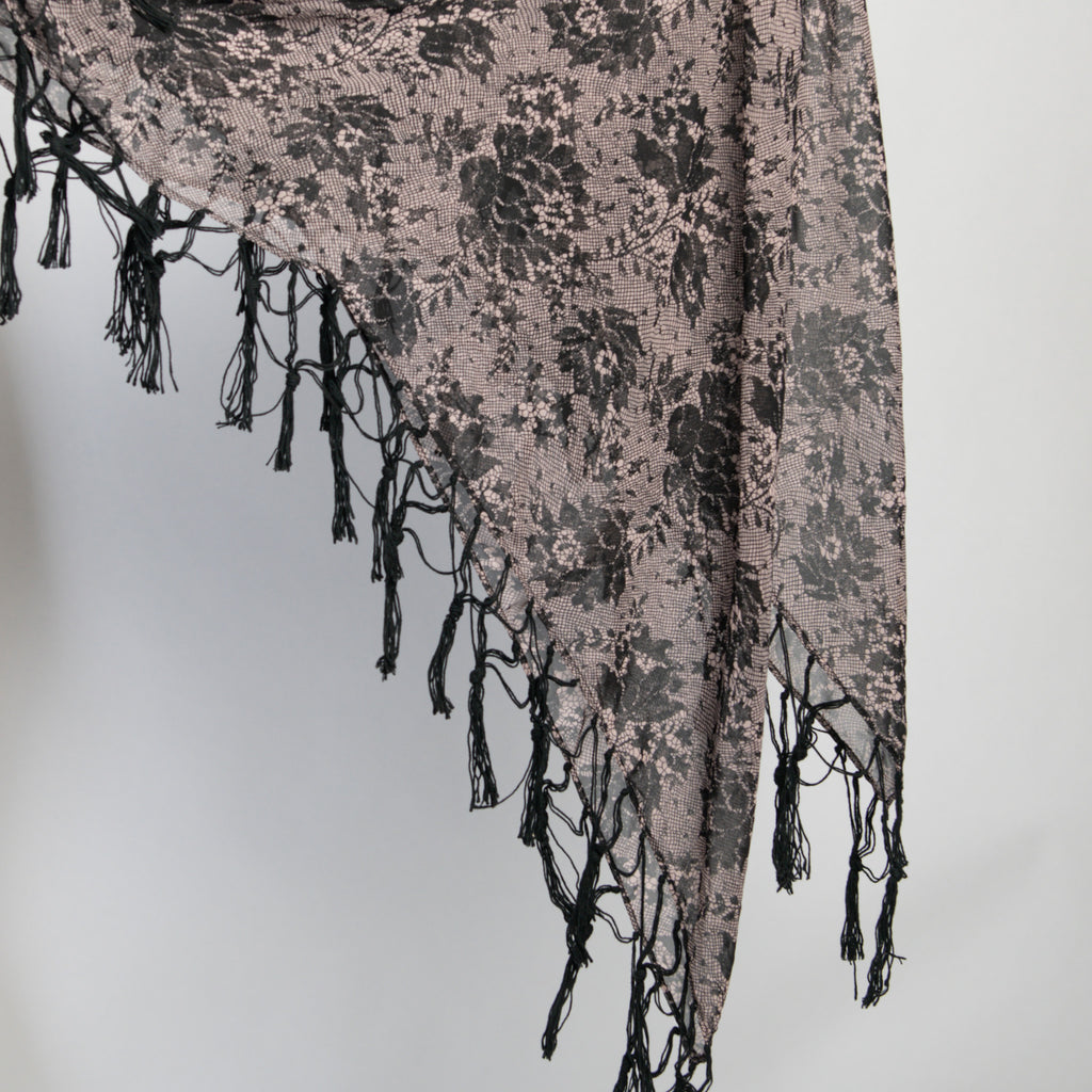 LACE PATTERN SQUARE SCARF