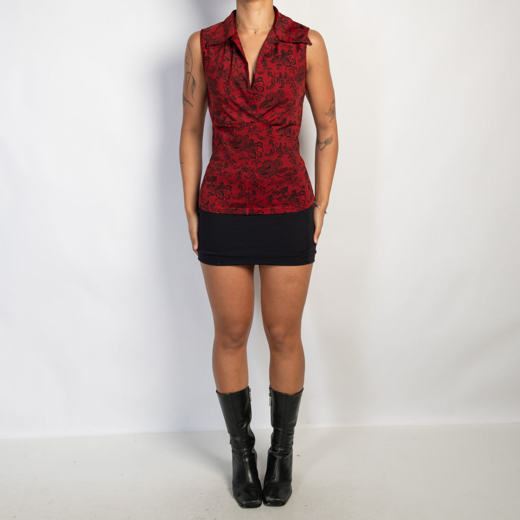 RED SLEEVELESS BLOUSE