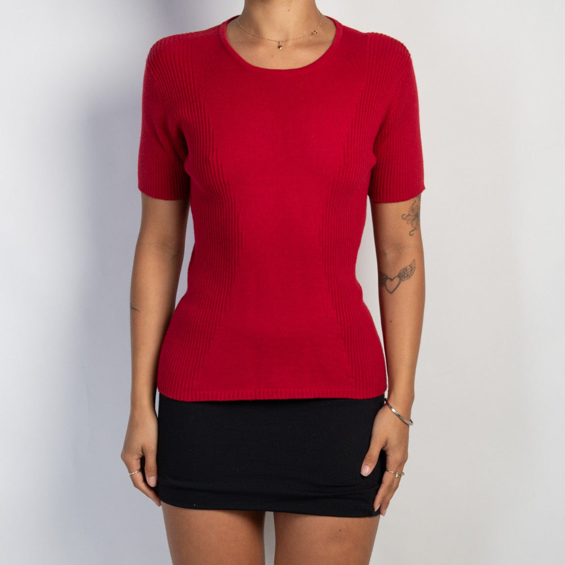 RED KNIT TEE