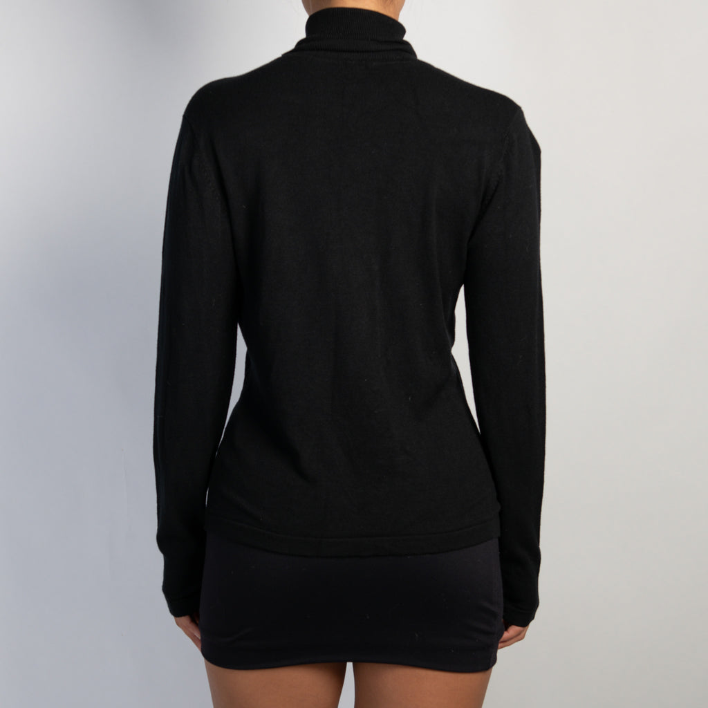 BLACK TURTLENECK TOP