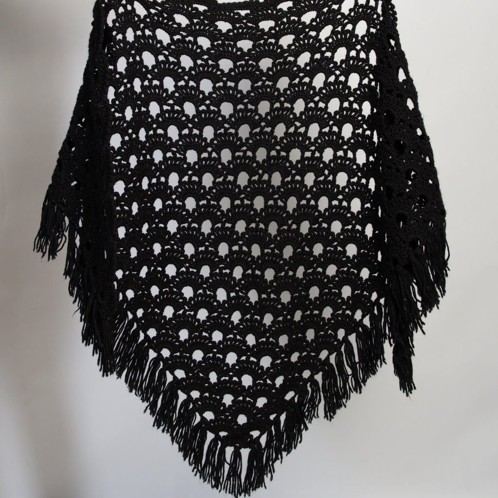 BLACK TRIANGLE KNIT SHAWL