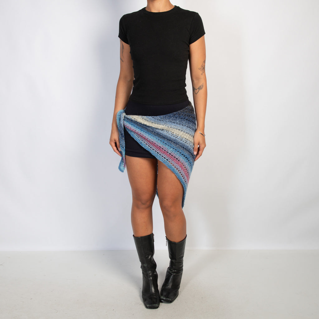 OMBRE TRIANGLE KNIT SHAWL