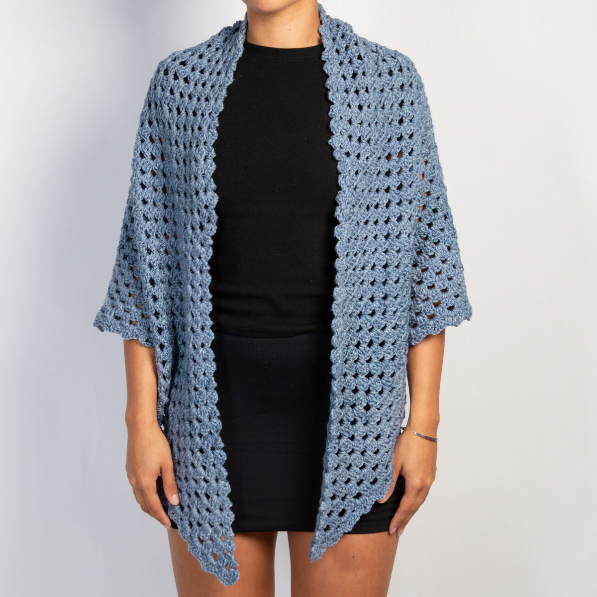 BLUE TRIANGLE KNIT SHAWL