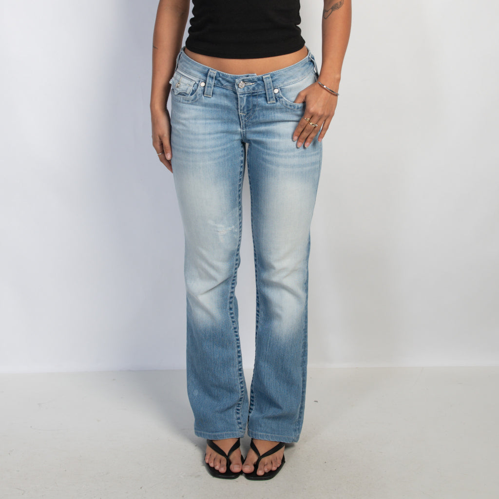 LIGHT WASH BOOTCUT JEANS