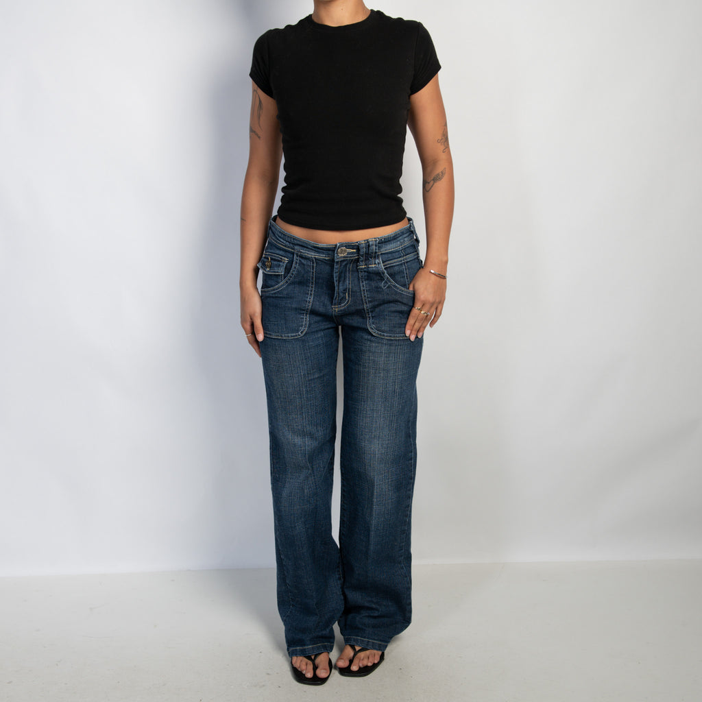 MID WASH BOOTCUT JEANS