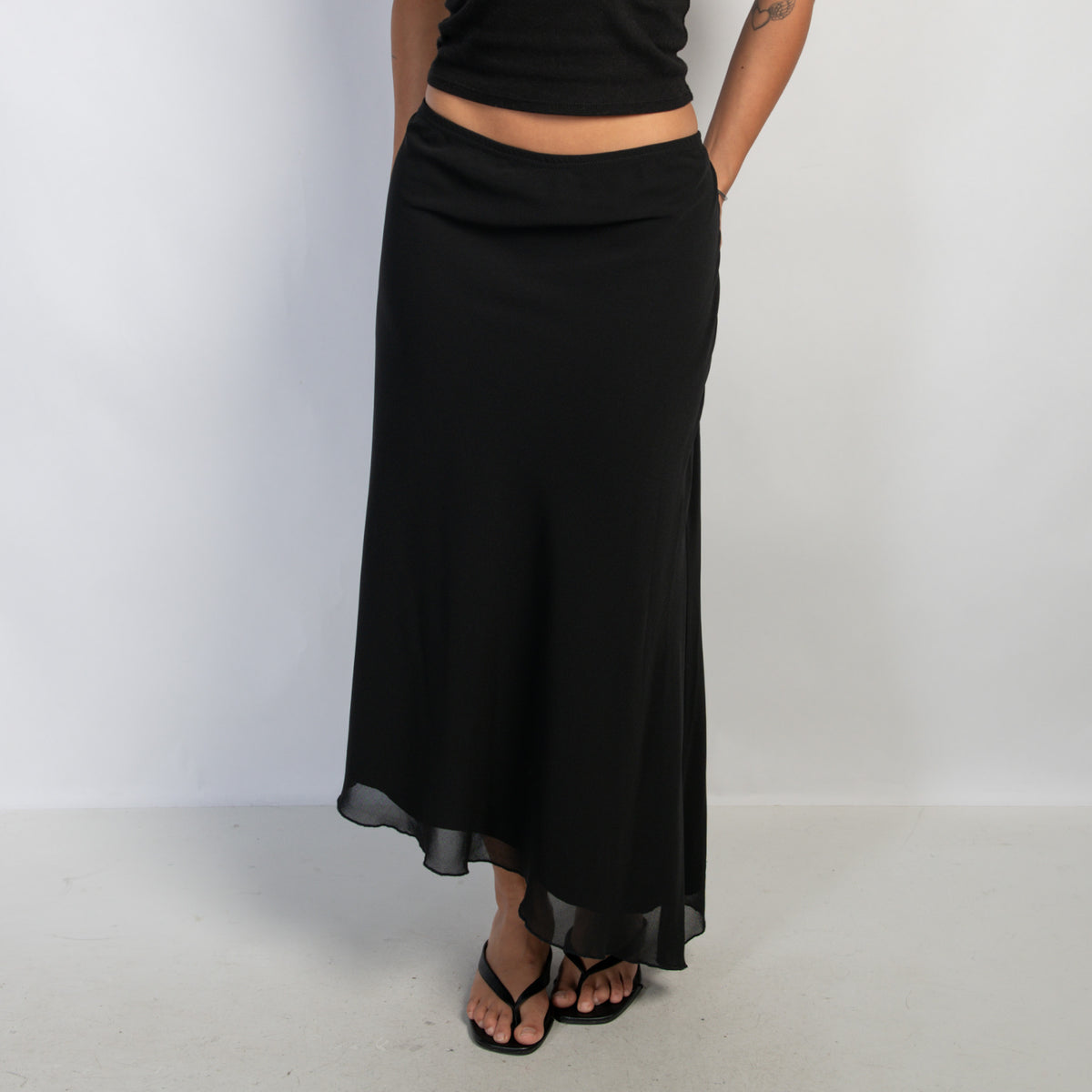 BLACK ASYMMETRIC SKIRT