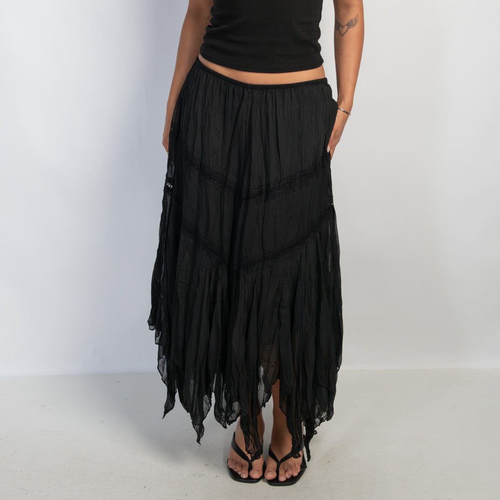 BLACK TIERED SKIRT