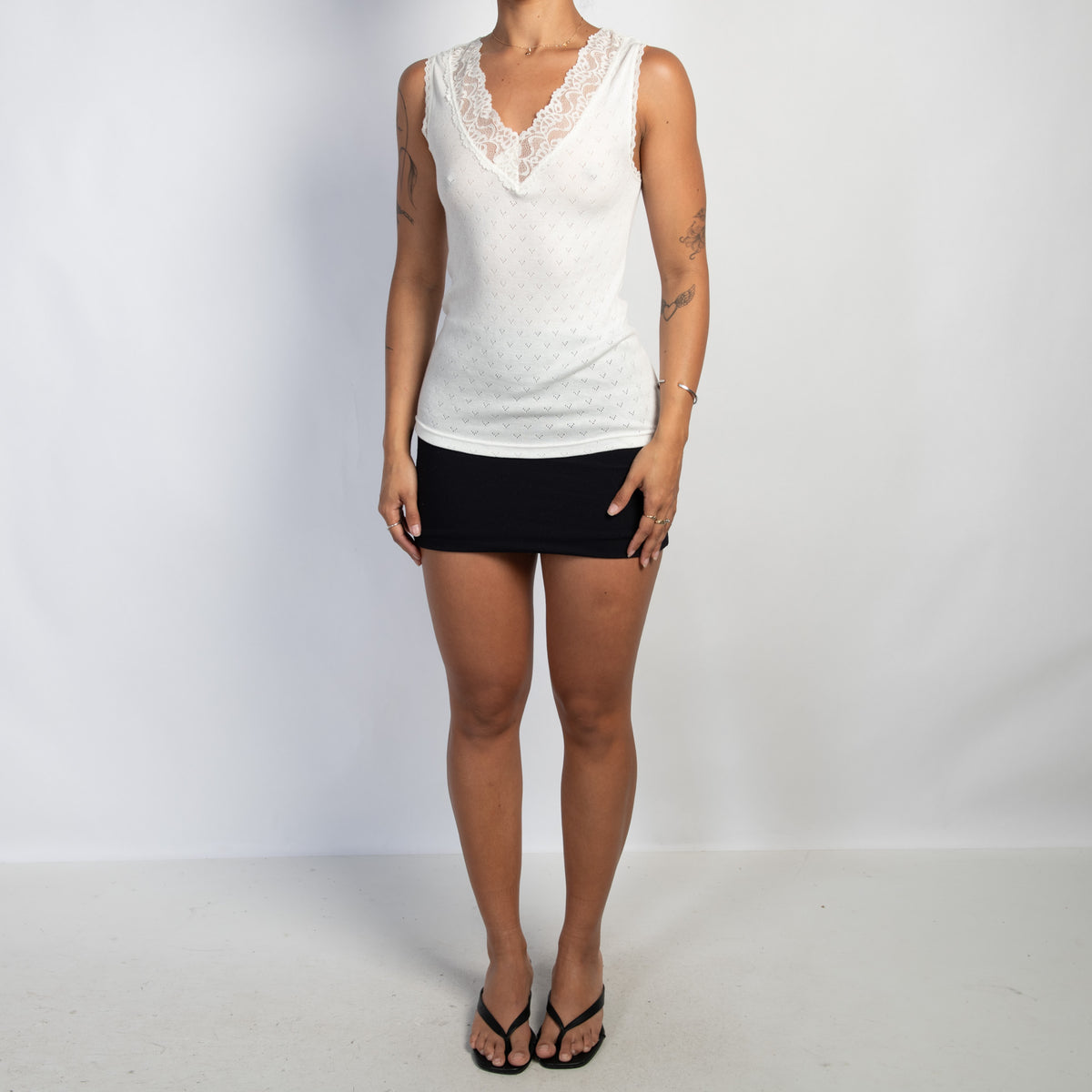 WHITE POINTELLE TANK TOP