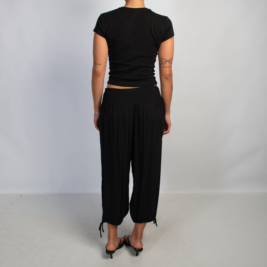 BLACK CROP HAREM PANTS