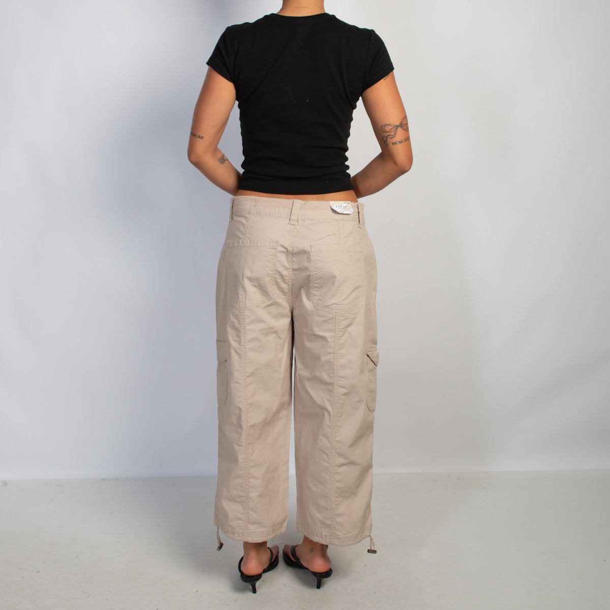 CREAM CARGO CROP PANTS