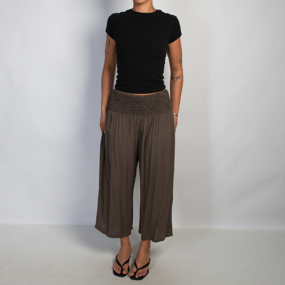 KHAKI WIDE LEG CROP PANTS