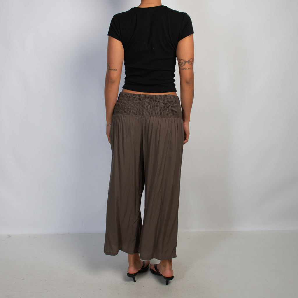 KHAKI WIDE LEG CROP PANTS