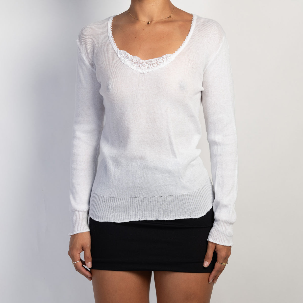 WHITE POINTELLE TOP
