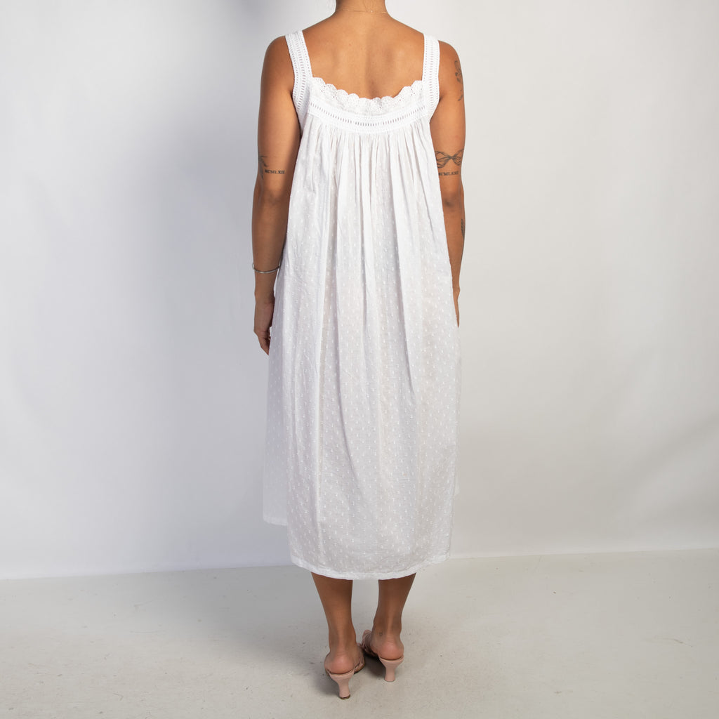 WHITE COTTON NIGHTGOWN