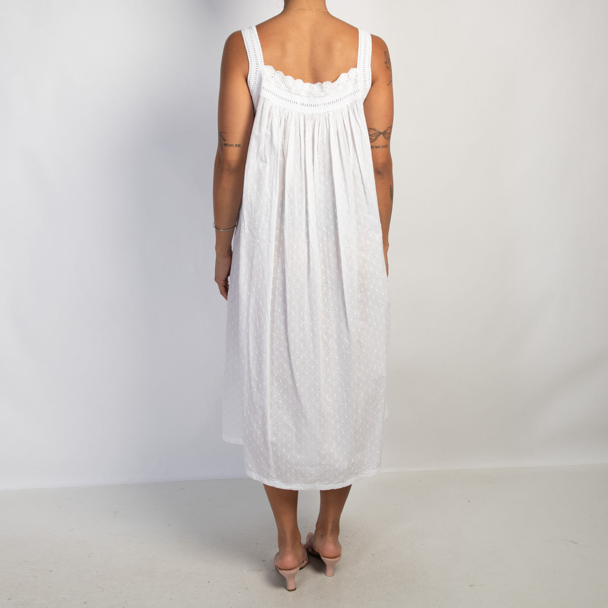 WHITE COTTON NIGHTGOWN