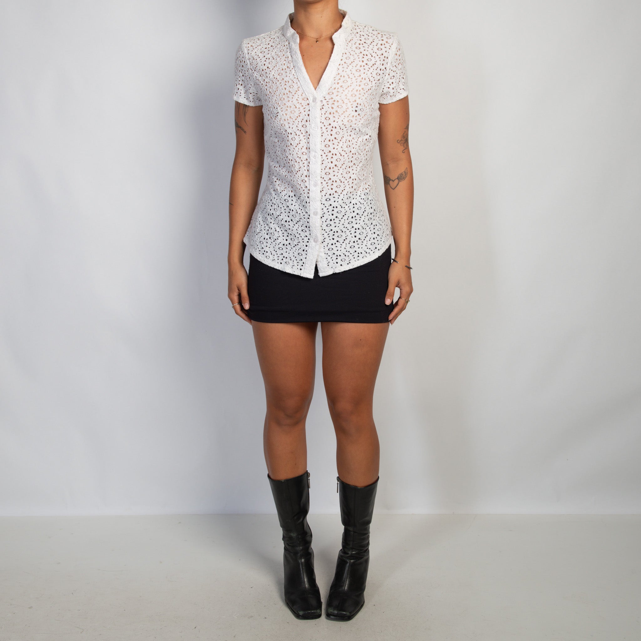 WHITE LACE BLOUSE