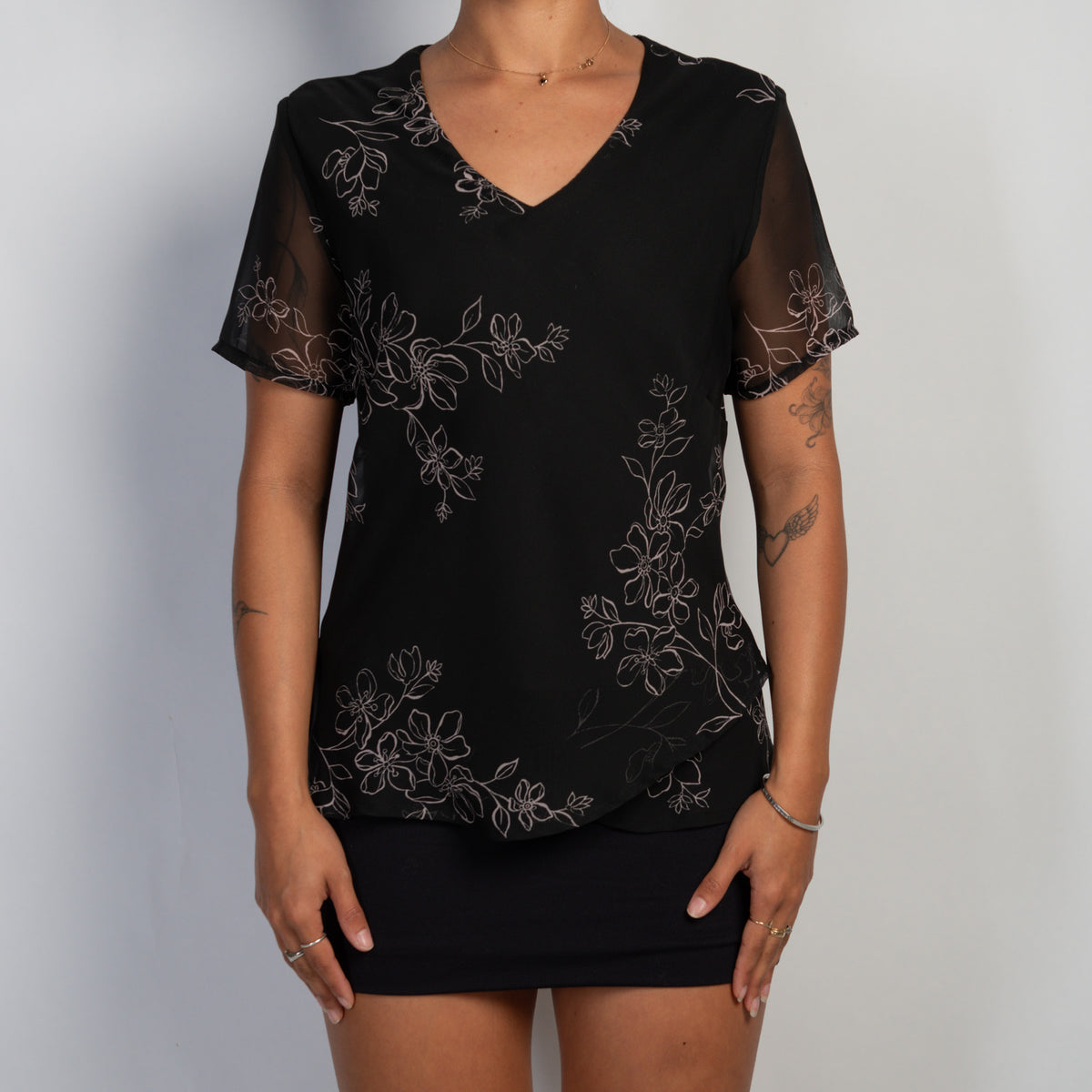 BLACK FLORAL TOP