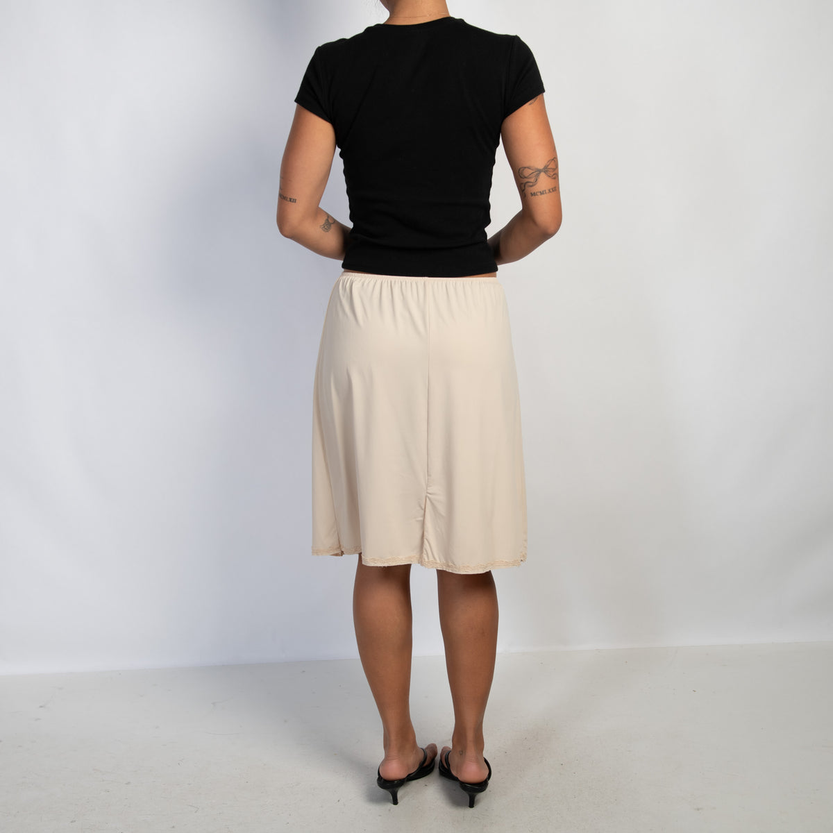 NUDE STRETCH SLIP SKIRT