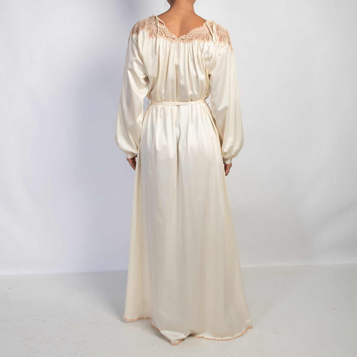 BEIGE NYLON NIGHTGOWN