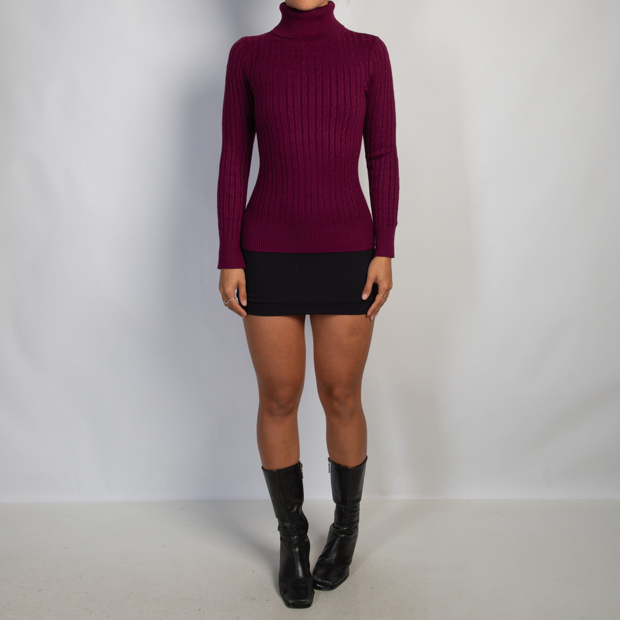 PLUM TURTLENECK TOP