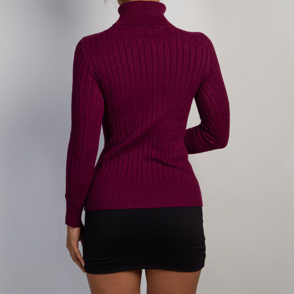 PLUM TURTLENECK TOP