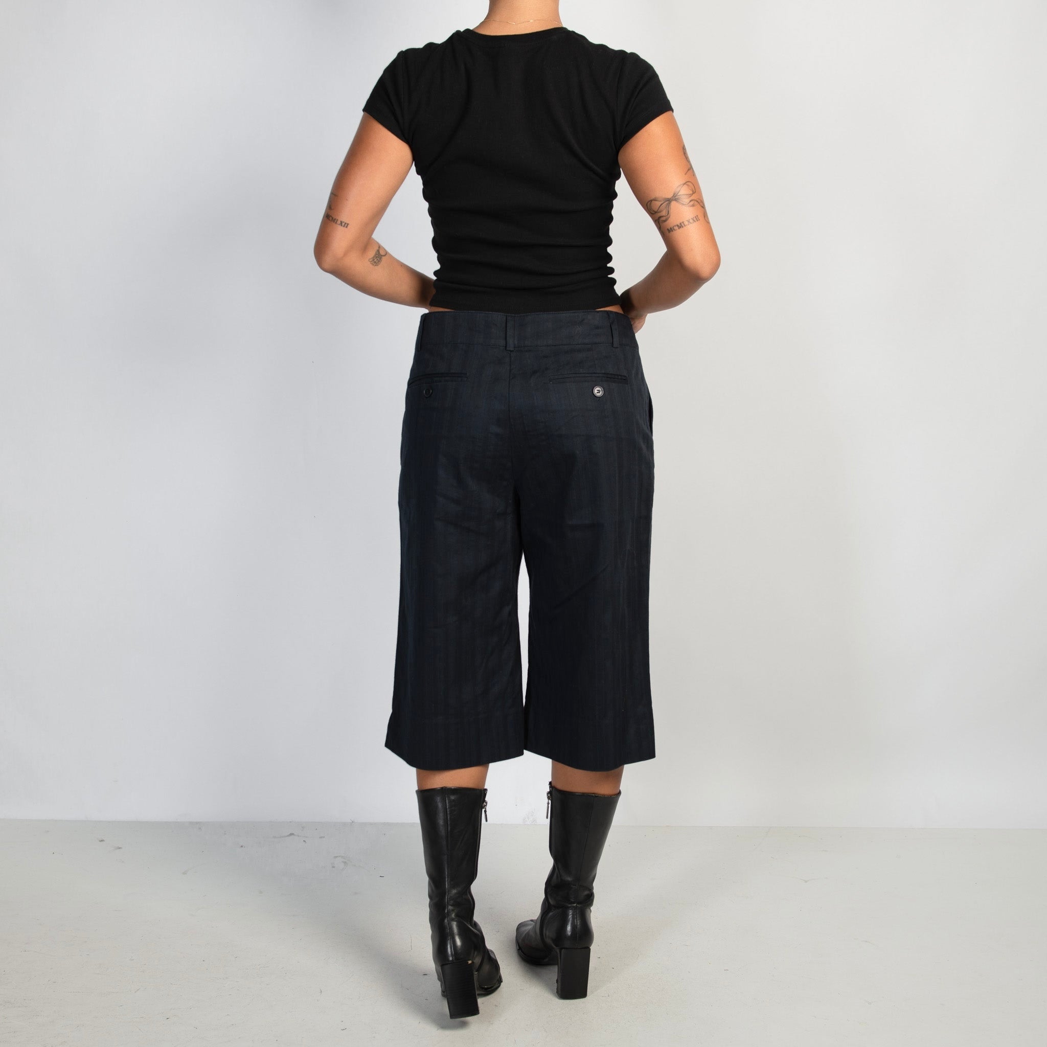 DEEP NAVY CAPRI TROUSERS