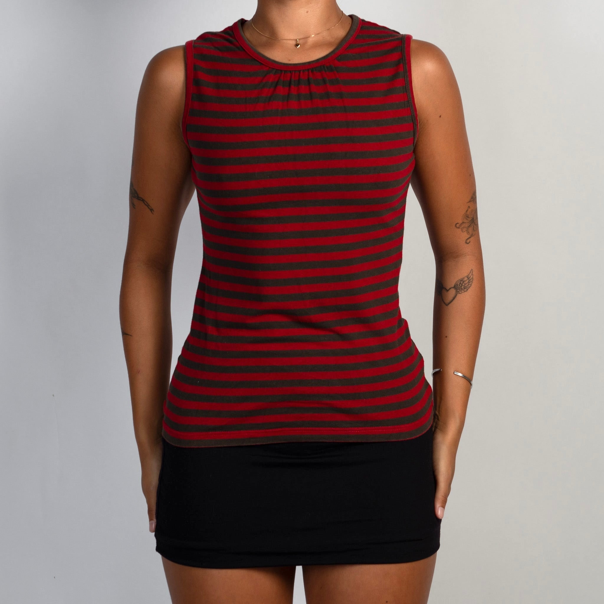 RED STRIPE SLEEVELESS TOP