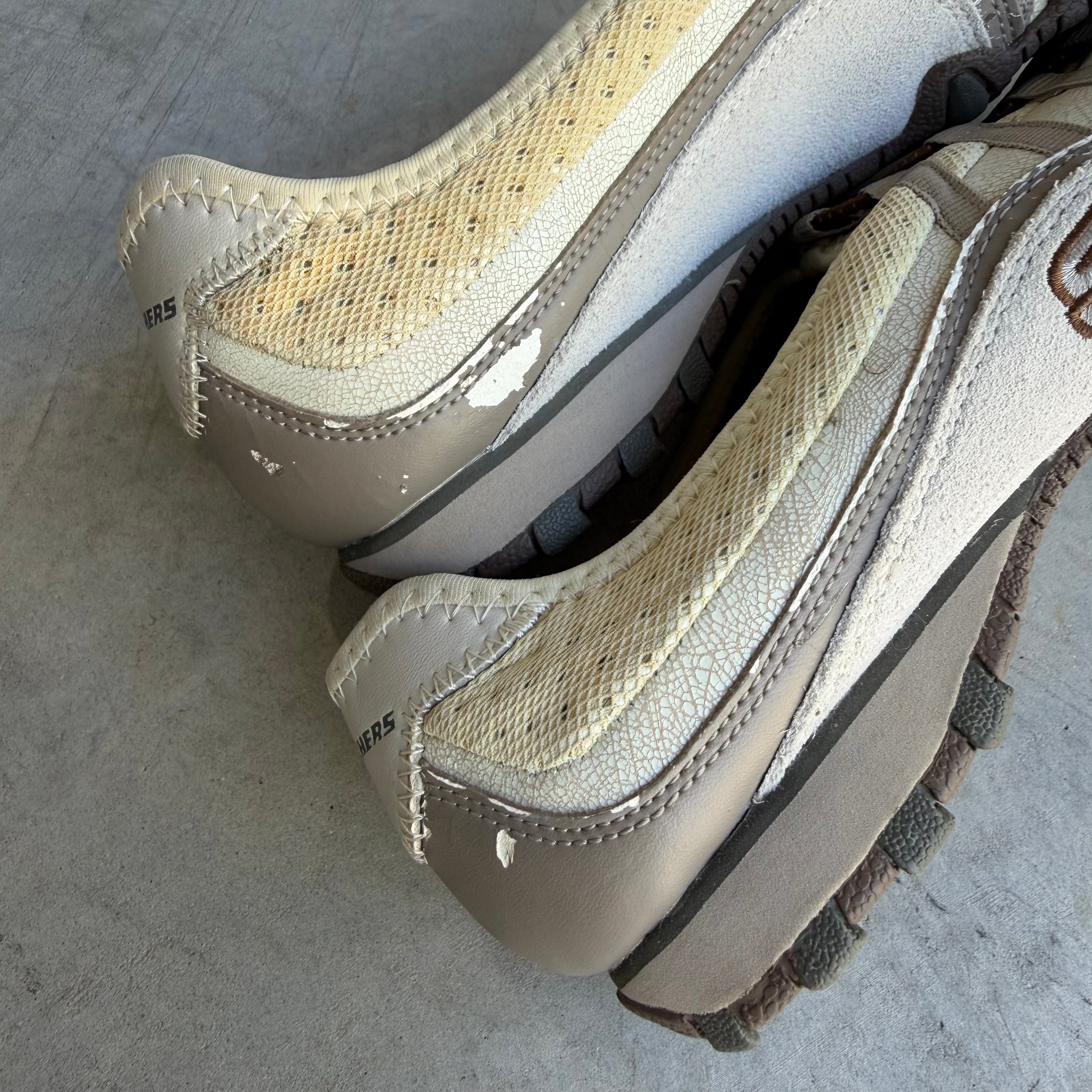 BEIGE LOW CUT SKECHERS