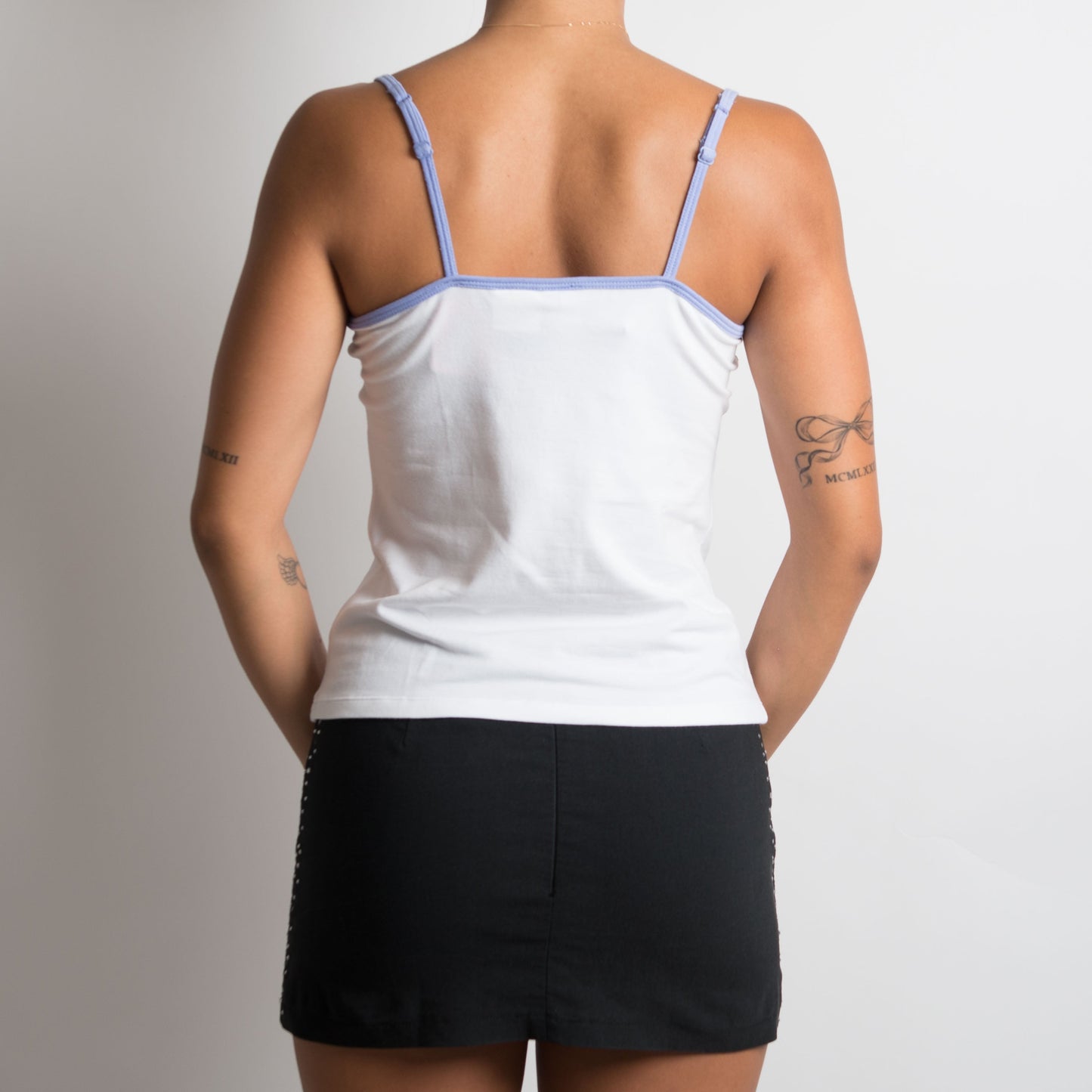 WHITE DAVENPORT SINGLET