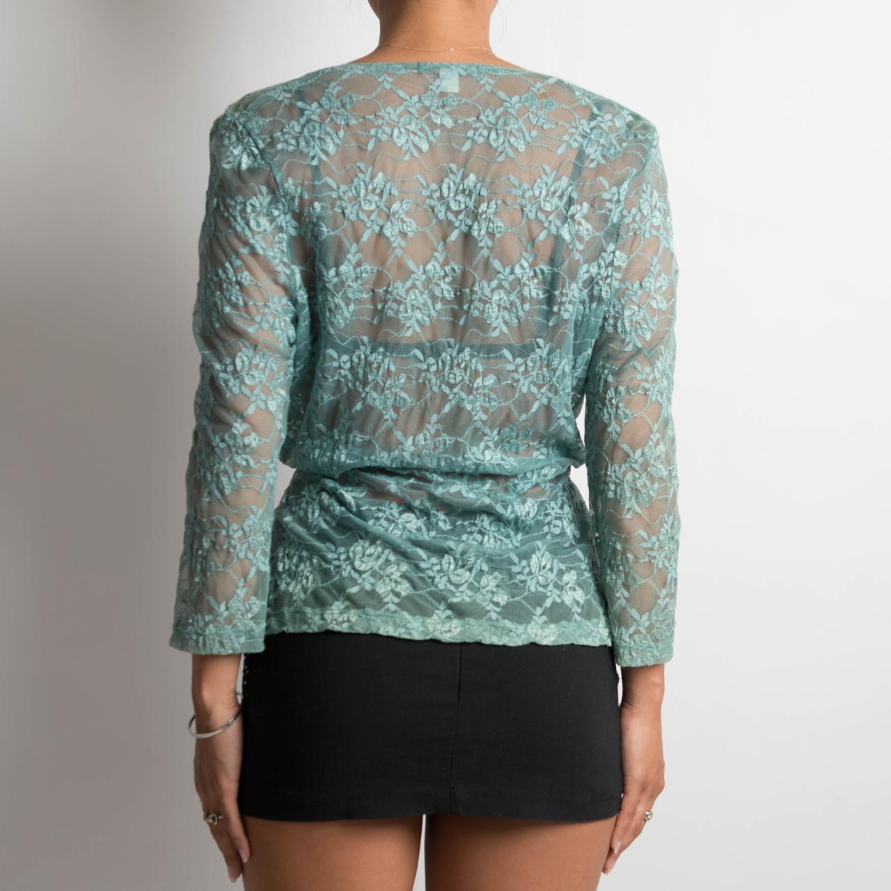 LACE LONG SLEEVE TOP