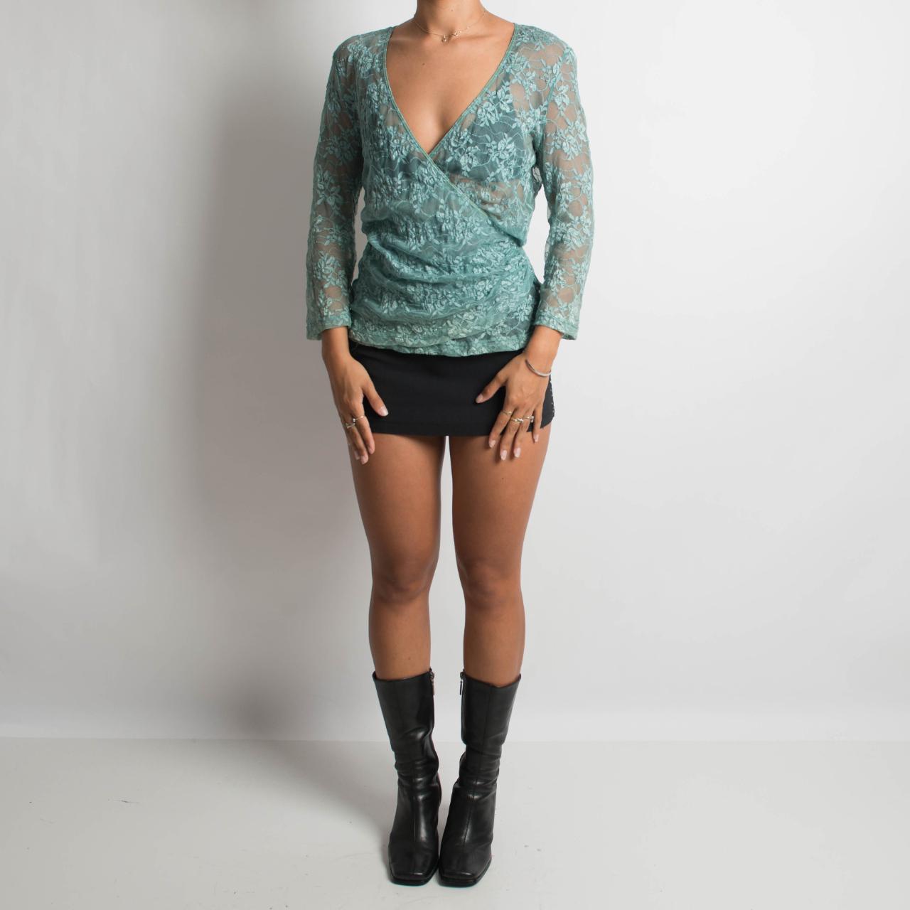 LACE LONG SLEEVE TOP