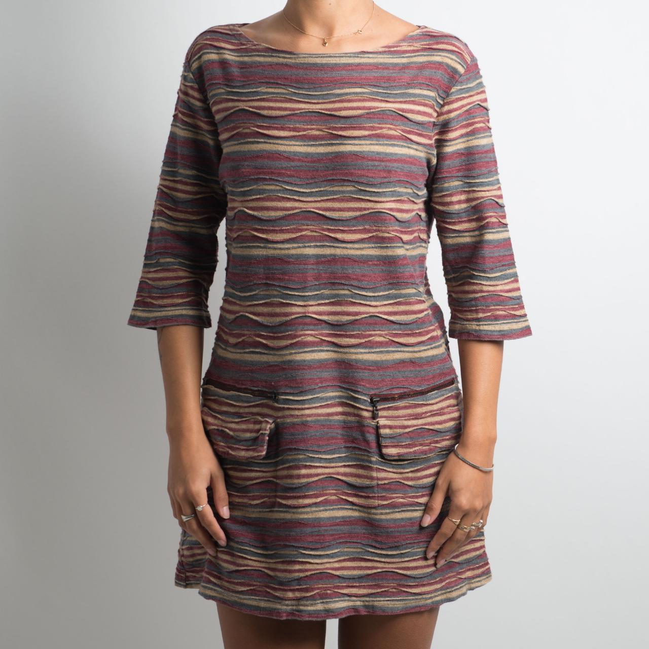 TEXTURED 3/4 SLEEVE MINI DRESS