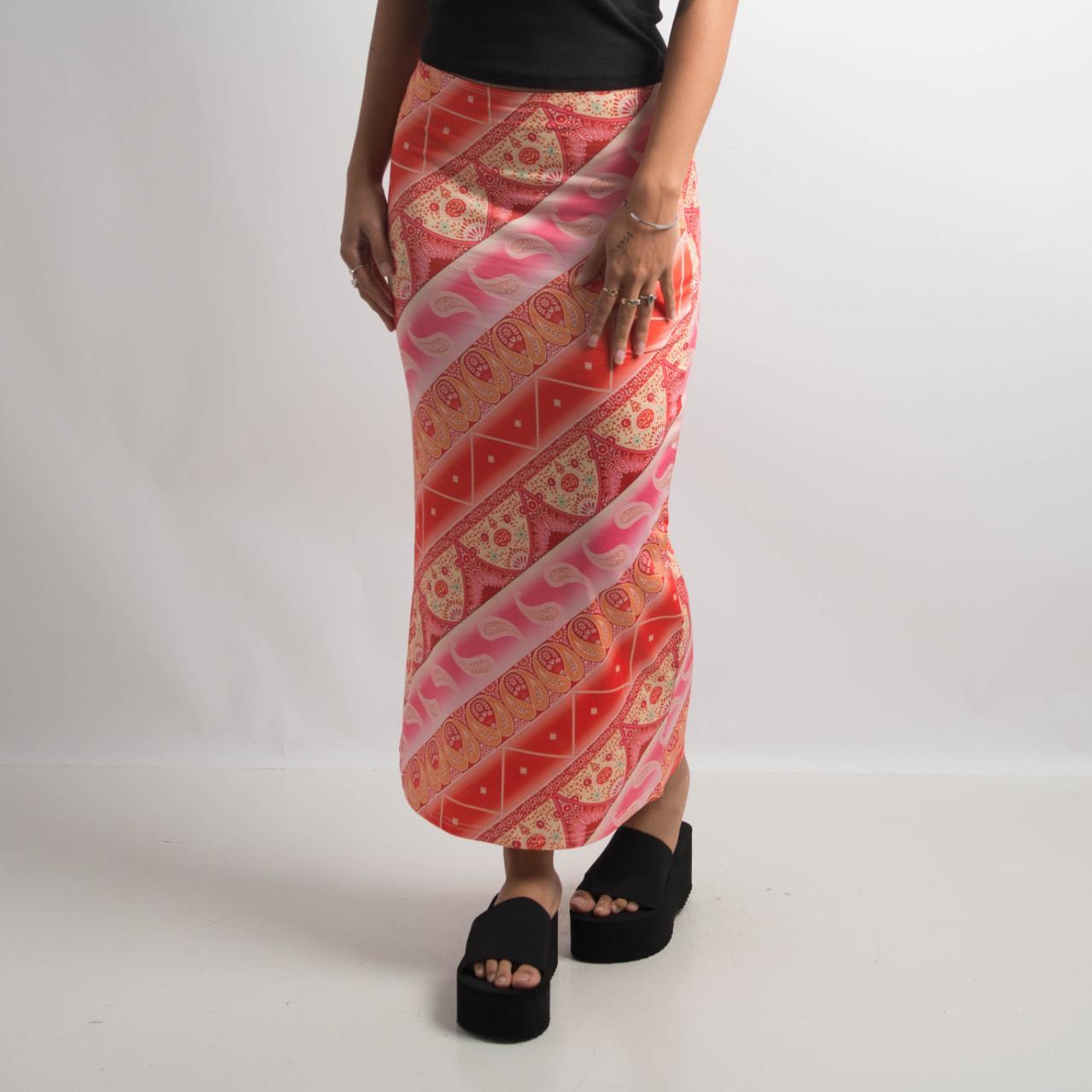 BRIGHT PATTERNED LONGLINE SKIRT