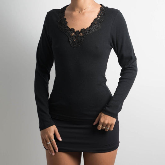 BLACK LONG SLEEVE TOP