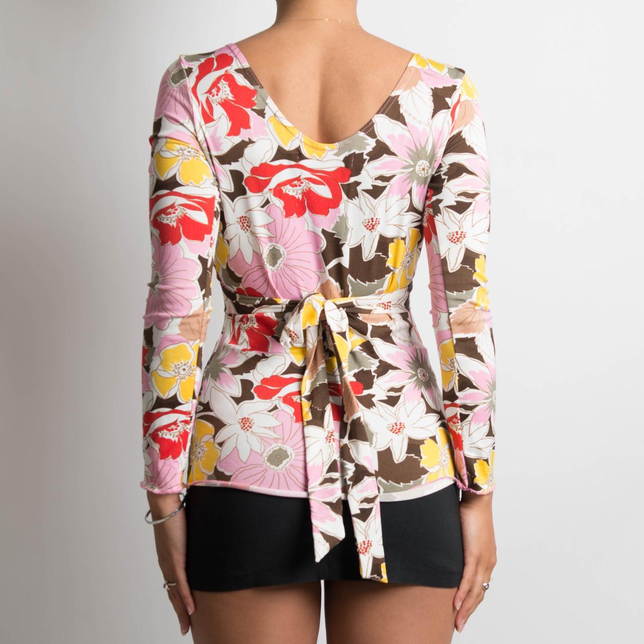 FLORAL ASYMMETRIC LONG SLEEVE