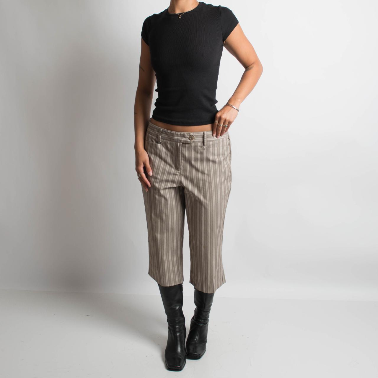 BEIGE STRIPED CAPRI PANTS