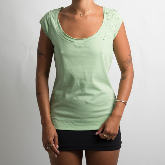 GREEN SCOOP NECK TEE