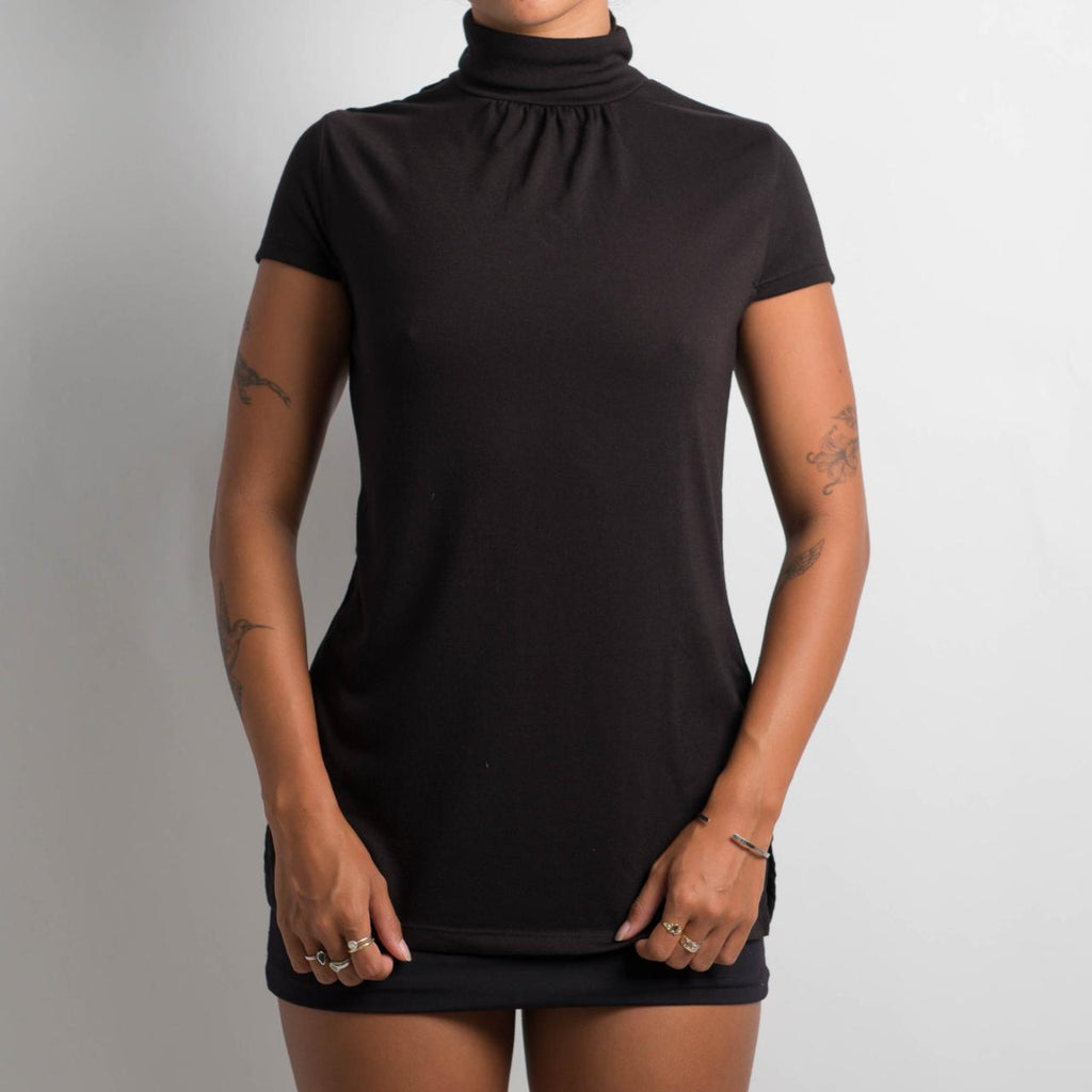 BLACK MOCKNECK TOP