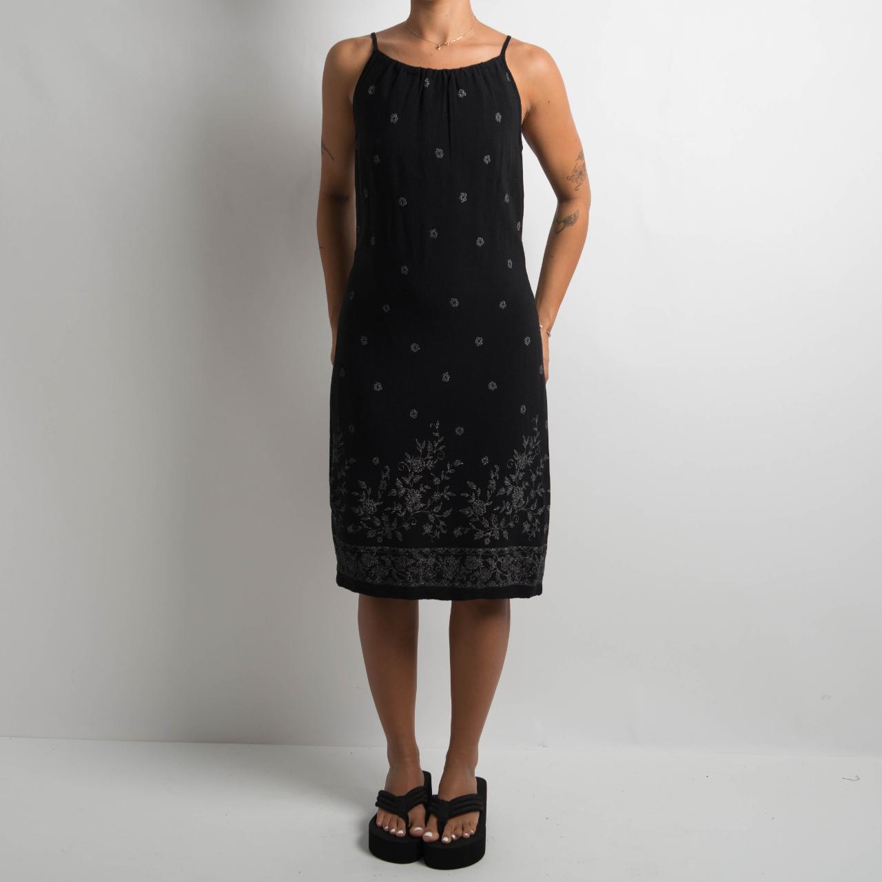 BLACK FLORAL MIDI DRESS