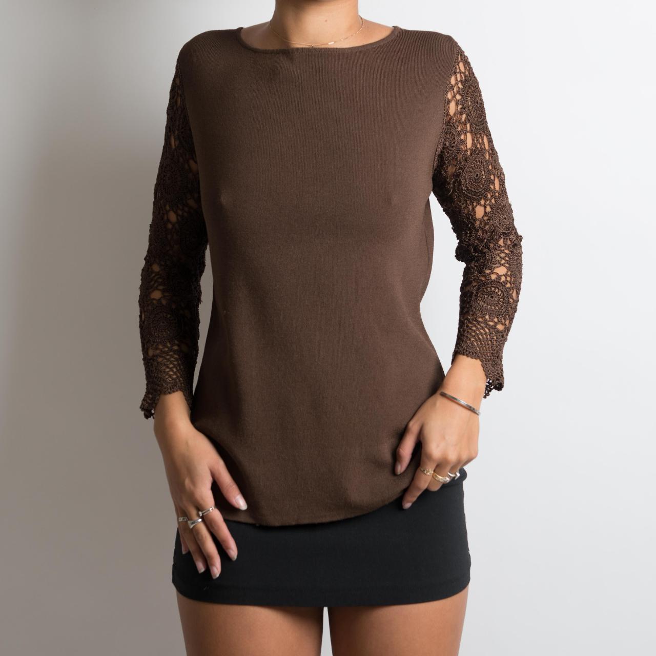 MANCHES LONGUES EN CROCHET MARRON