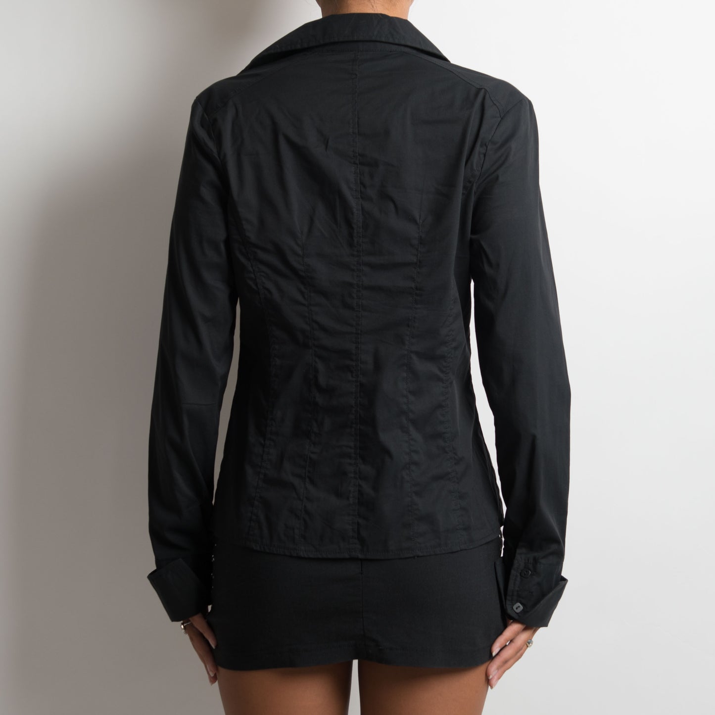 BLOUSE NOIRE CLASSIQUE