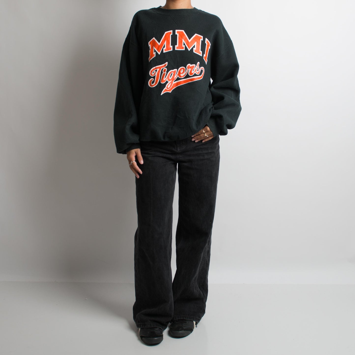 MMI TIGERS CREWNECK