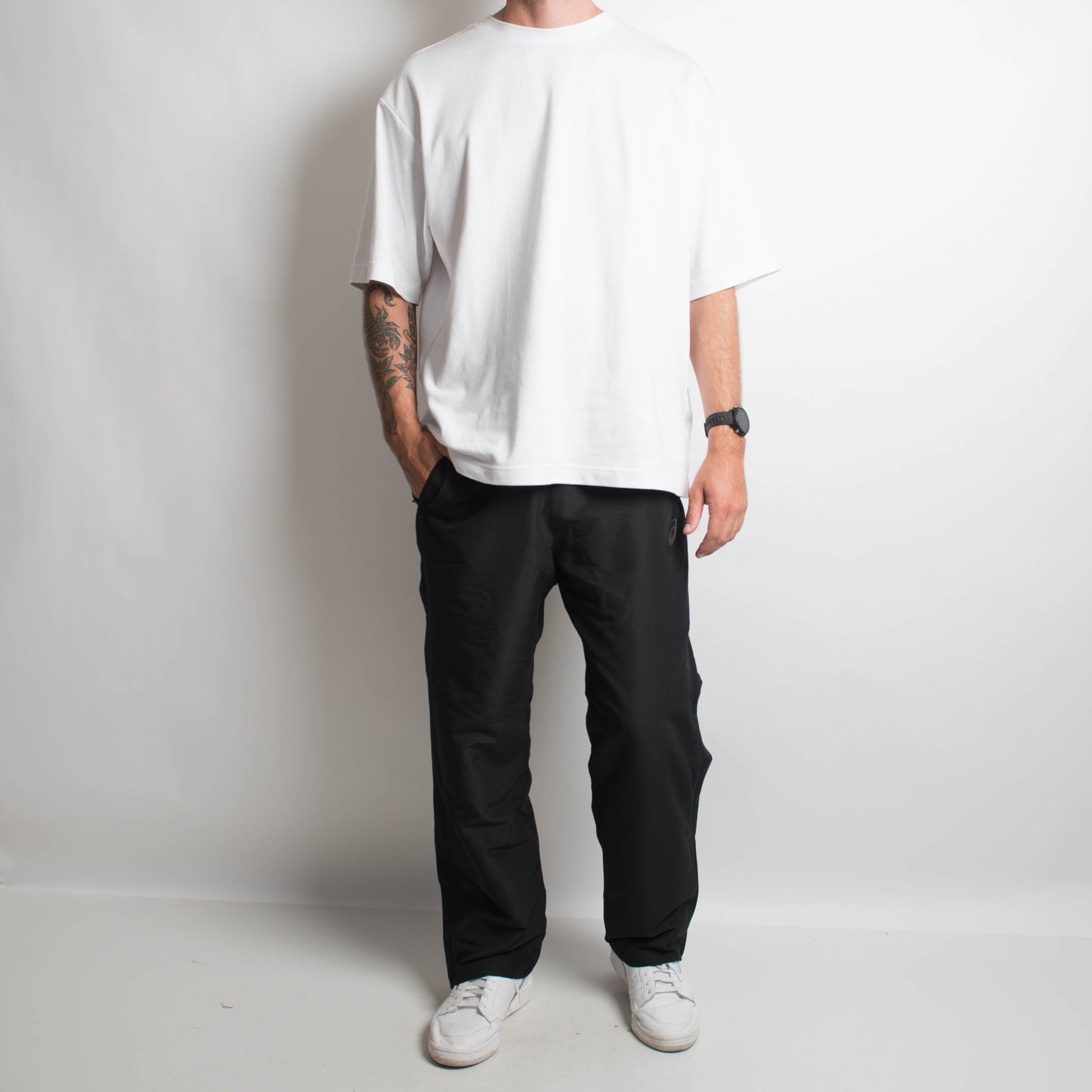 BLACK STRAIGHT LEG TRACKPANT