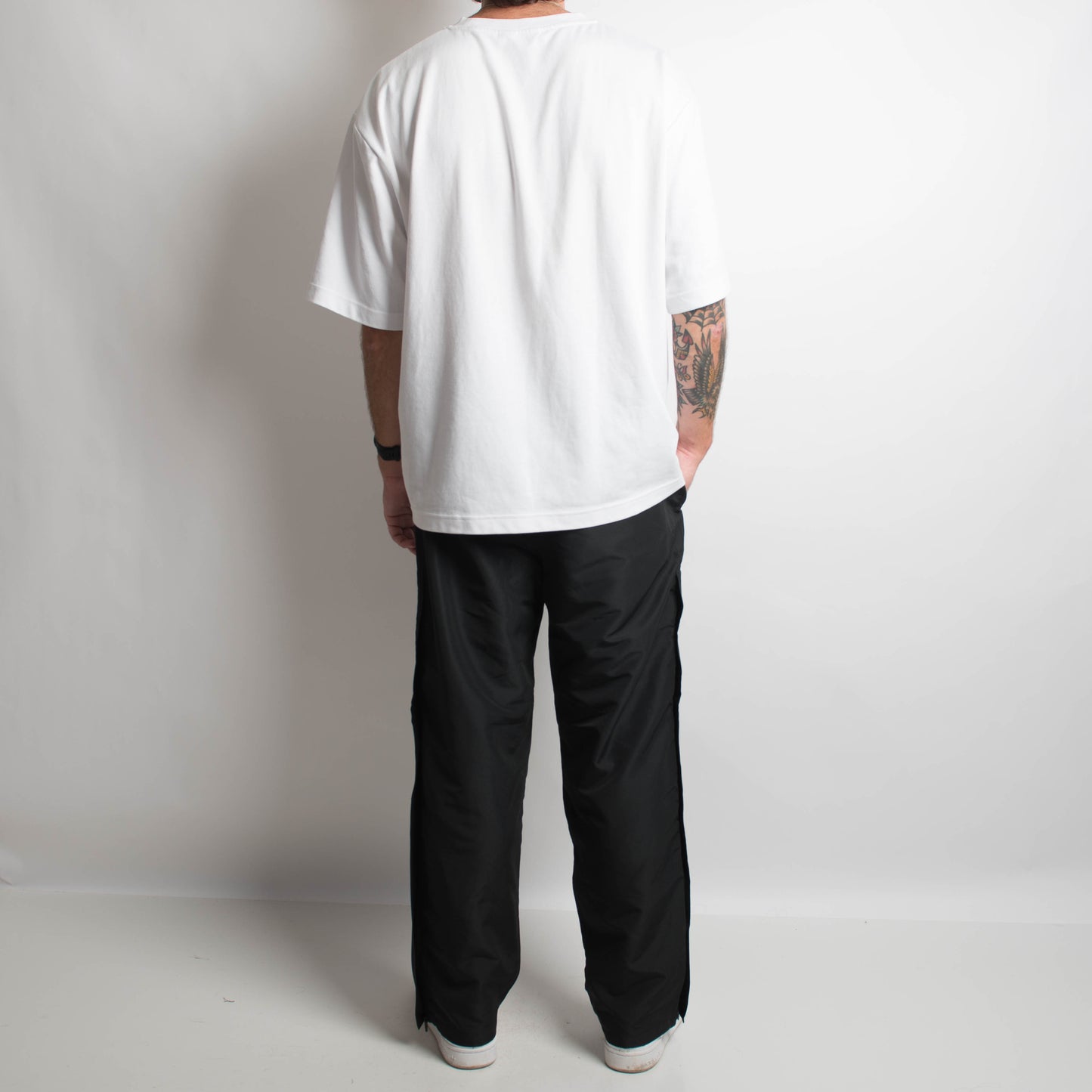 BLACK STRAIGHT LEG TRACKPANT